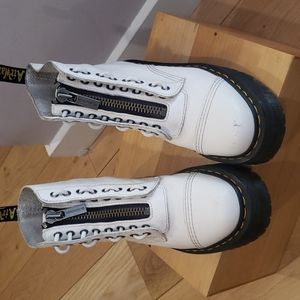 Sinclair white pebble nappa leather platform Dr Martens boots size 7